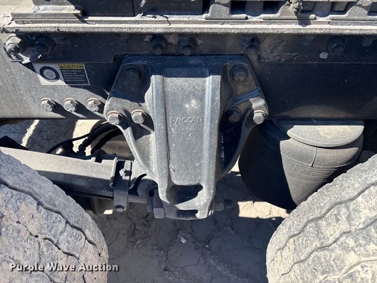 image for item YA1656 2016 Kenworth T680  semi truck