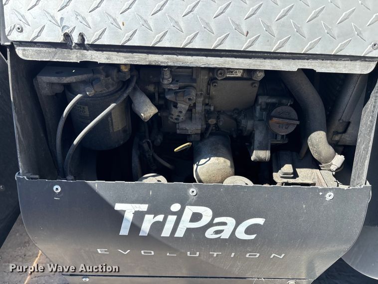 image for item YA1656 2016 Kenworth T680  semi truck