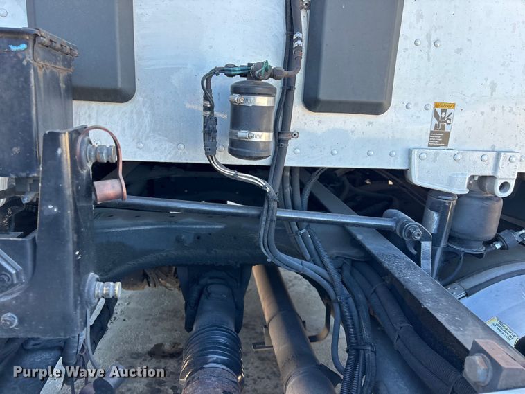 image for item YA1656 2016 Kenworth T680  semi truck