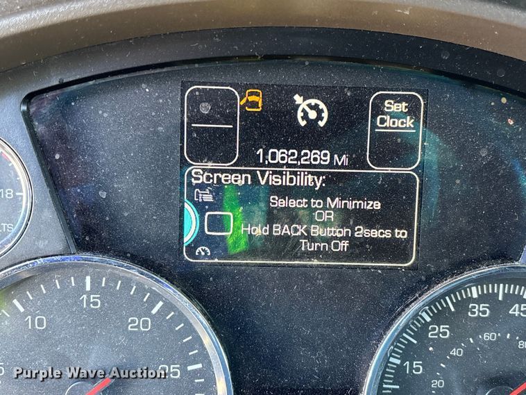 image for item YA1656 2016 Kenworth T680  semi truck