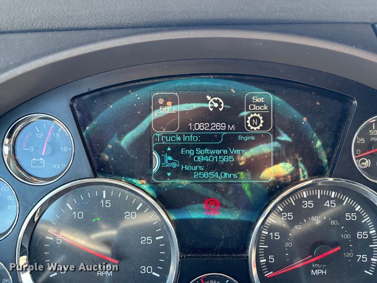 image for item YA1656 2016 Kenworth T680  semi truck