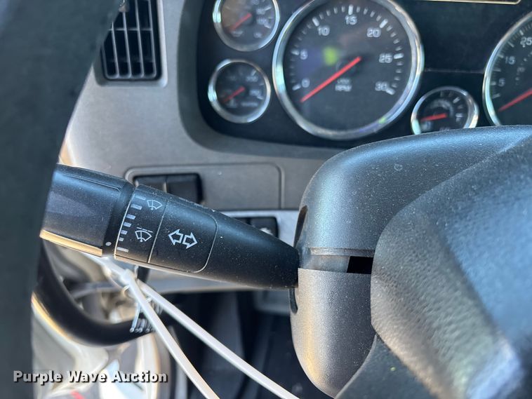 image for item YA1656 2016 Kenworth T680  semi truck