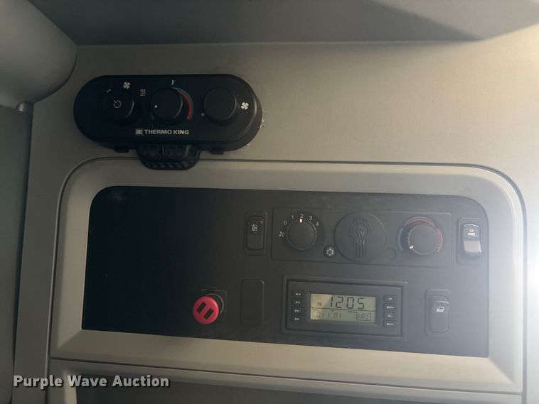 image for item YA1656 2016 Kenworth T680  semi truck