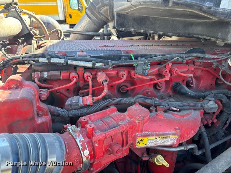 image for item YA1656 2016 Kenworth T680  semi truck