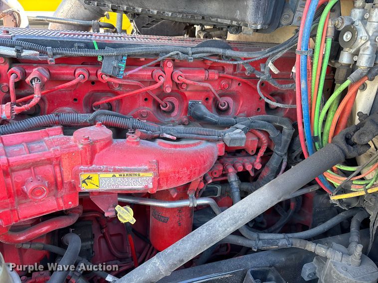 image for item YA1656 2016 Kenworth T680  semi truck