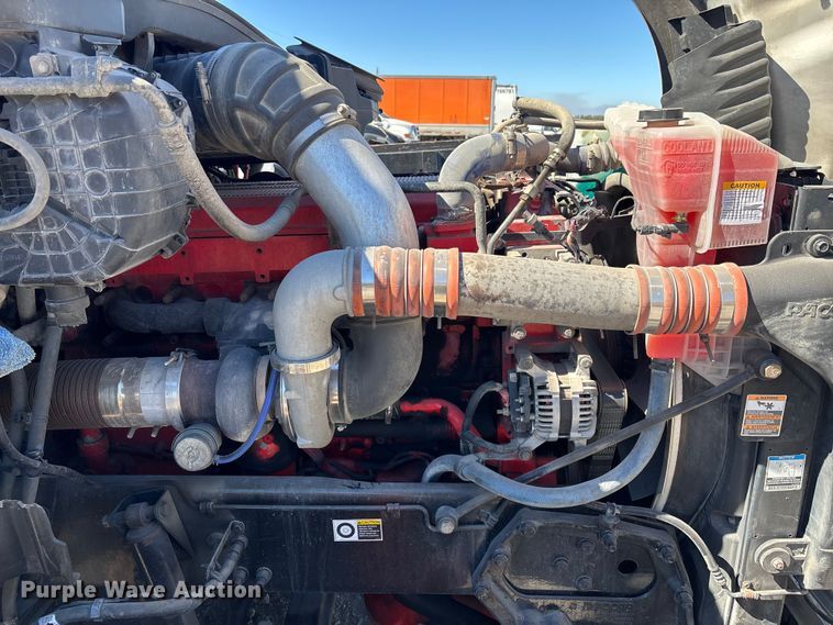 image for item YA1656 2016 Kenworth T680  semi truck