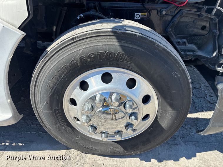 image for item YA1656 2016 Kenworth T680  semi truck