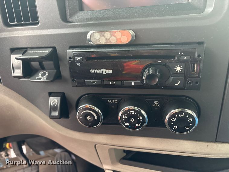 image for item YA1687 2022 Peterbilt 567 semi truck