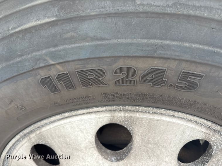 image for item YA1687 2022 Peterbilt 567 semi truck