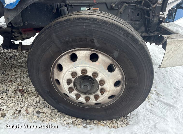 image for item YA1687 2022 Peterbilt 567 semi truck