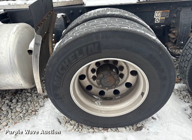 image for item YA1687 2022 Peterbilt 567 semi truck