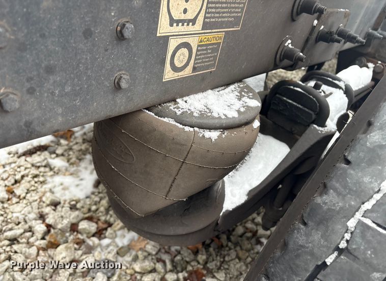 image for item YA1687 2022 Peterbilt 567 semi truck