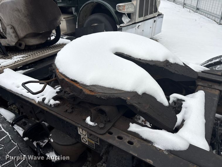 image for item YA1687 2022 Peterbilt 567 semi truck