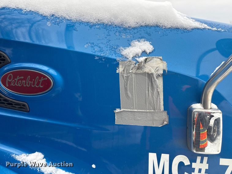 image for item YA1687 2022 Peterbilt 567 semi truck