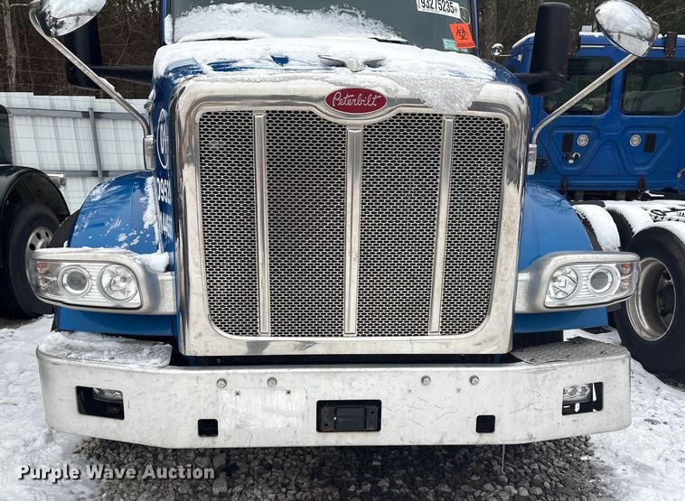 image for item YA1687 2022 Peterbilt 567 semi truck