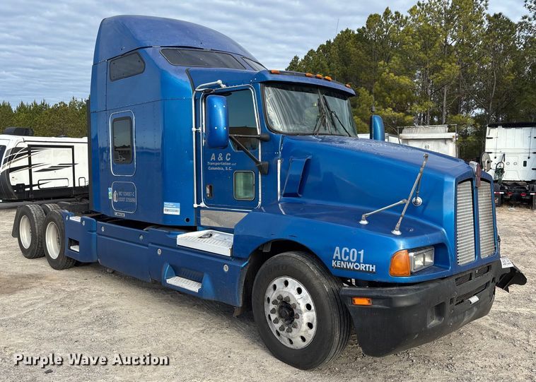 image for item YA1743 2005 Kenworth T600 semi truck