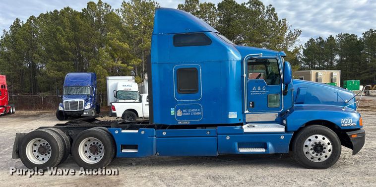 image for item YA1743 2005 Kenworth T600 semi truck