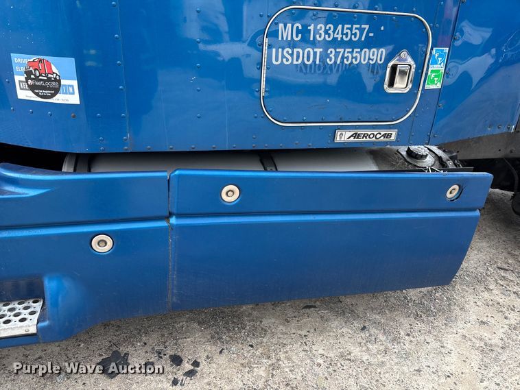 image for item YA1743 2005 Kenworth T600 semi truck