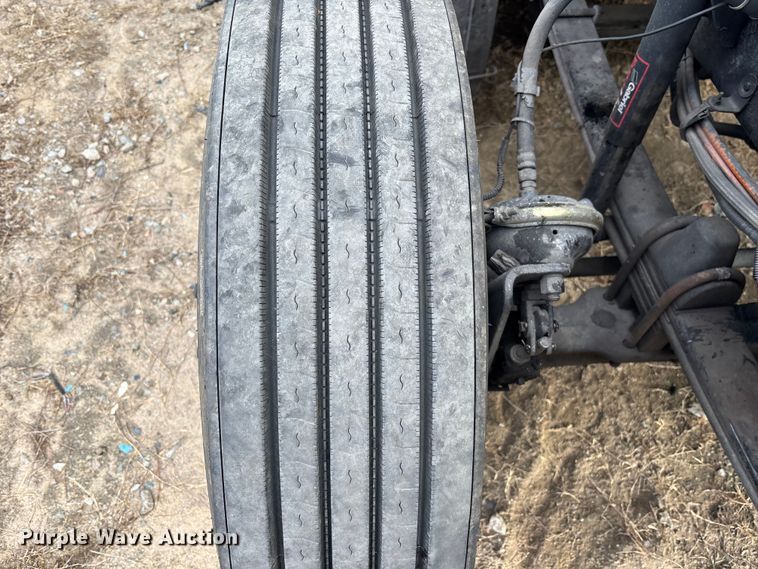 image for item YA1743 2005 Kenworth T600 semi truck