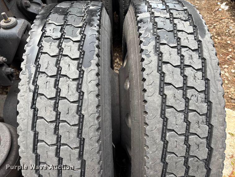 image for item YA1743 2005 Kenworth T600 semi truck