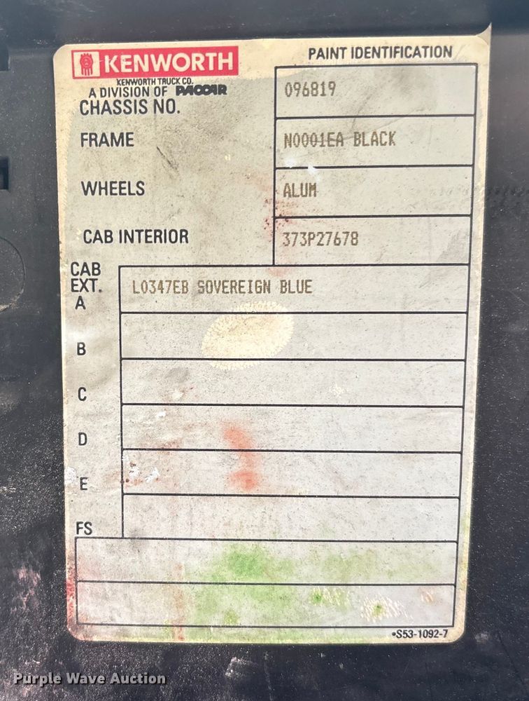 image for item YA1743 2005 Kenworth T600 semi truck