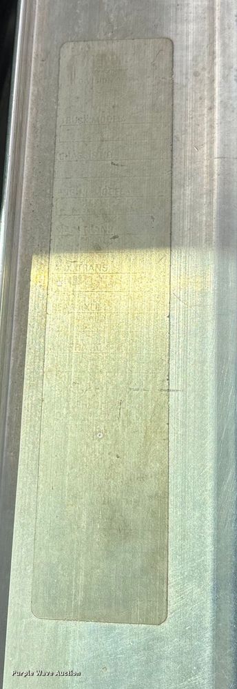 image for item YA1743 2005 Kenworth T600 semi truck