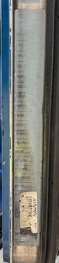 image for item YA1743 2005 Kenworth T600 semi truck