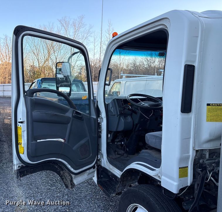 image for item YA1767 2019 Isuzu NRR  box truck