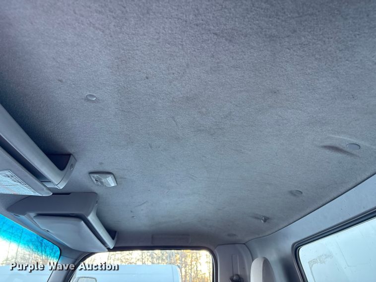 image for item YA1767 2019 Isuzu NRR  box truck