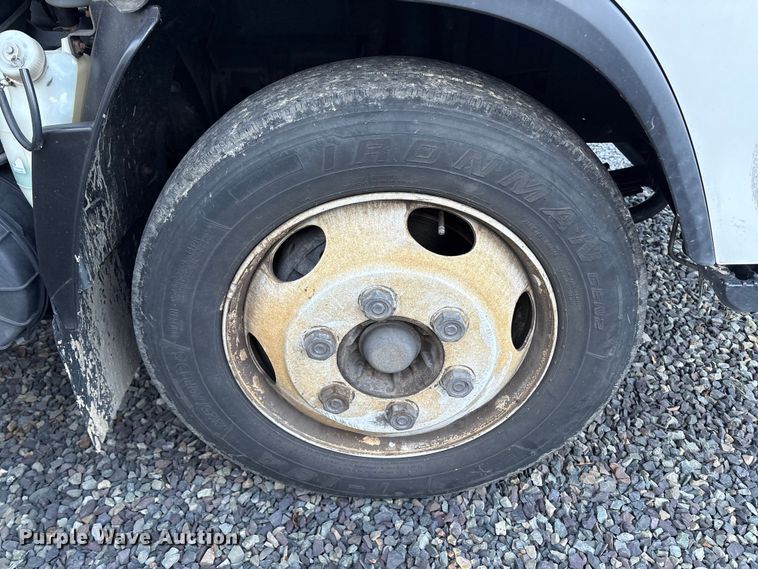 image for item YA1767 2019 Isuzu NRR  box truck