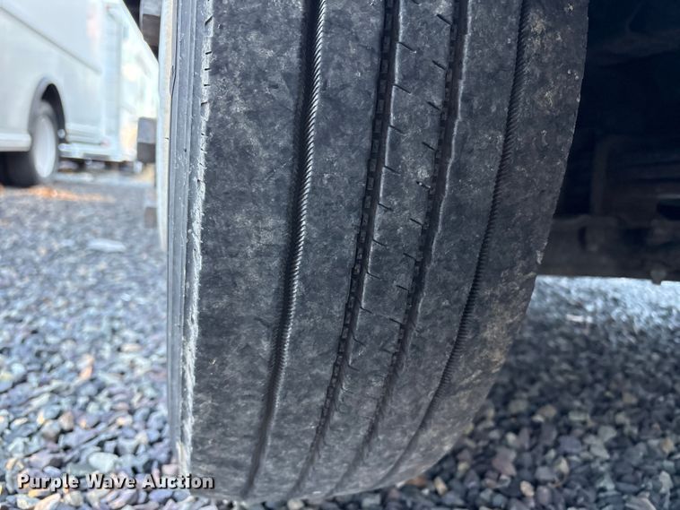 image for item YA1767 2019 Isuzu NRR  box truck