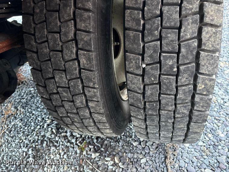 image for item YA1767 2019 Isuzu NRR  box truck