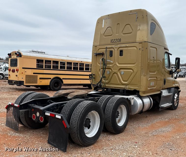 CAMIóN CAMAROTE 2017 FREIGHTLINER