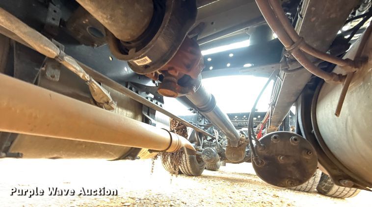 image for item YA1774 2017 Freightliner Cascadia 125 semi truck