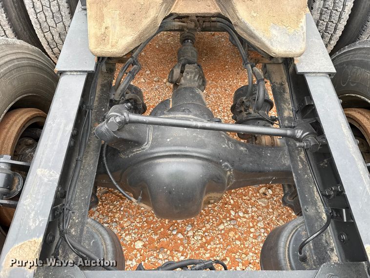 image for item YA1774 2017 Freightliner Cascadia 125 semi truck