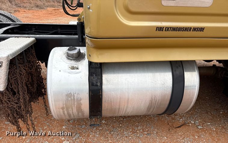 image for item YA1774 2017 Freightliner Cascadia 125 semi truck