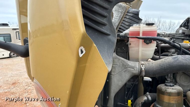 image for item YA1774 2017 Freightliner Cascadia 125 semi truck