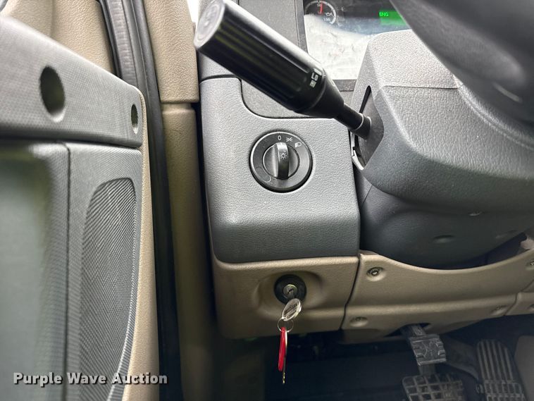 image for item YA1774 2017 Freightliner Cascadia 125 semi truck