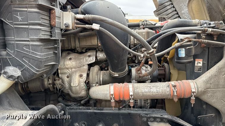 image for item YA1774 2017 Freightliner Cascadia 125 semi truck