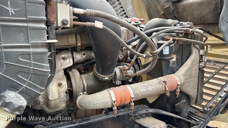 image for item YA1774 2017 Freightliner Cascadia 125 semi truck