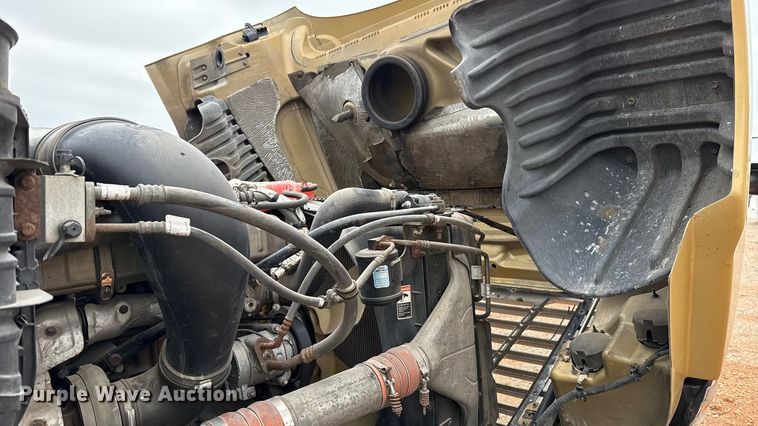 image for item YA1774 2017 Freightliner Cascadia 125 semi truck