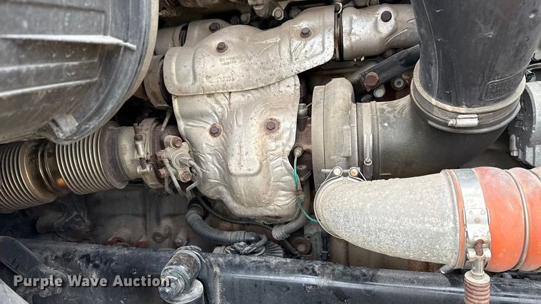 image for item YA1774 2017 Freightliner Cascadia 125 semi truck