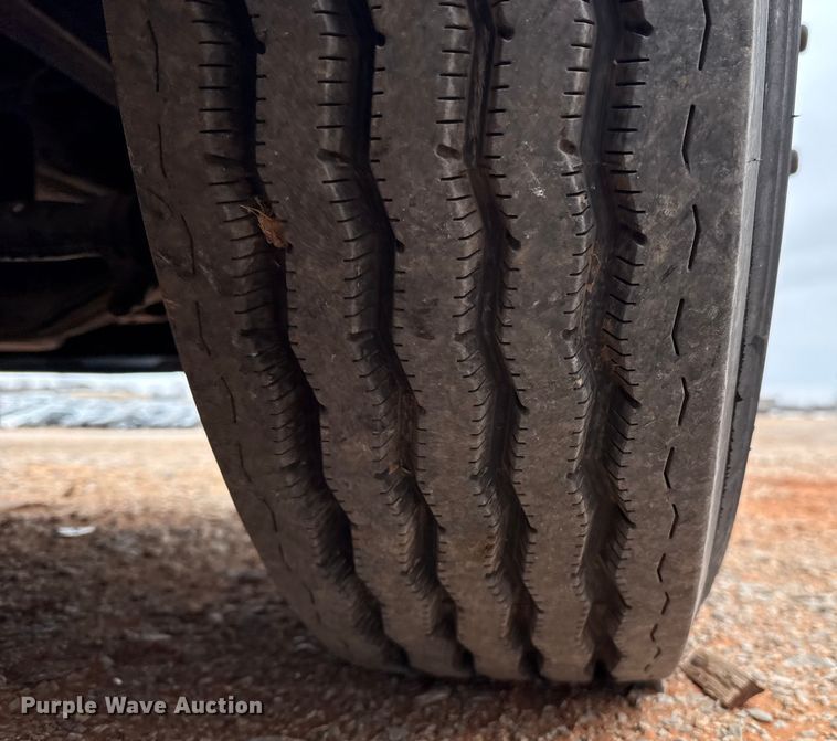 image for item YA1774 2017 Freightliner Cascadia 125 semi truck