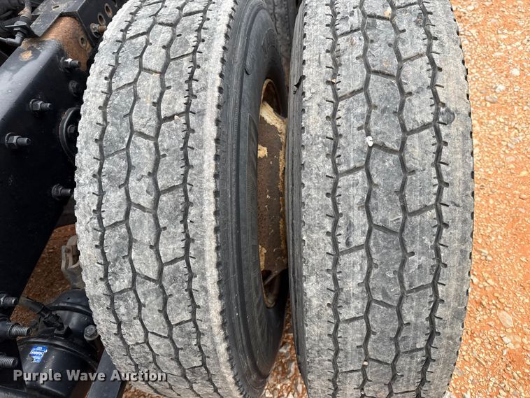 image for item YA1774 2017 Freightliner Cascadia 125 semi truck