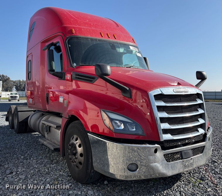CAMIóN CAMAROTE 2020 FREIGHTLINER