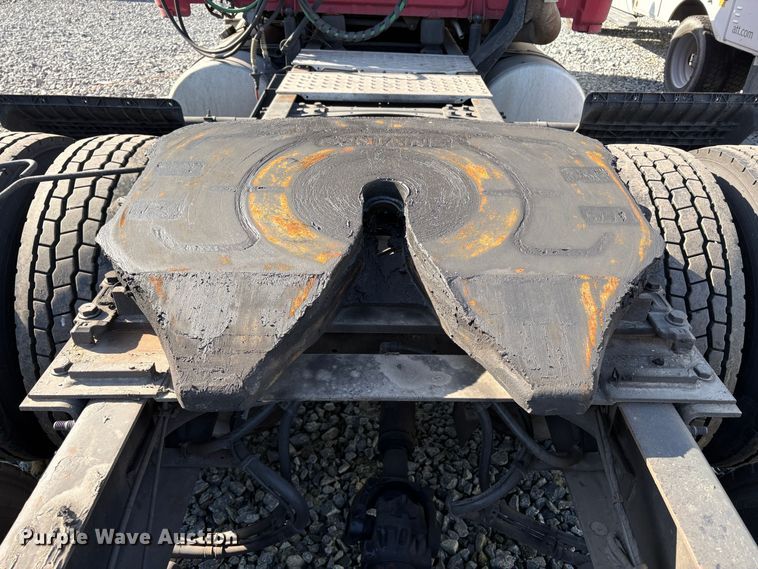 image for item YA1778 2020 Freightliner Cascadia 126 semi truck