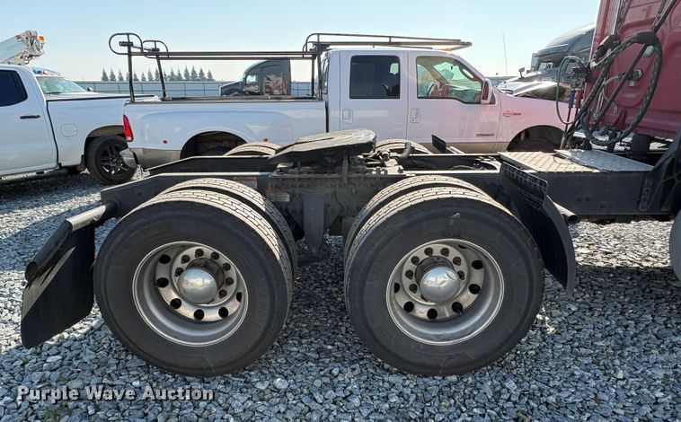 image for item YA1778 2020 Freightliner Cascadia 126 semi truck