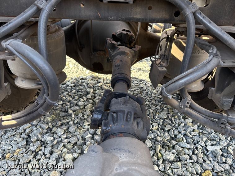 image for item YA1778 2020 Freightliner Cascadia 126 semi truck