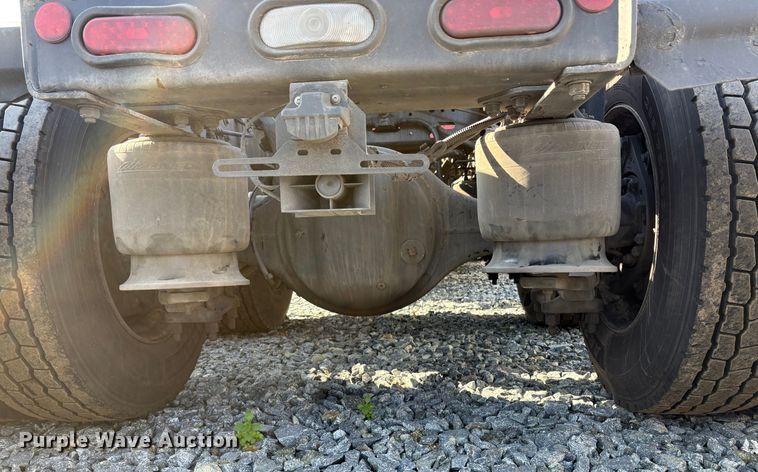 image for item YA1778 2020 Freightliner Cascadia 126 semi truck