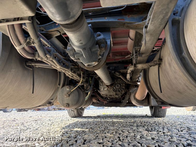 image for item YA1778 2020 Freightliner Cascadia 126 semi truck